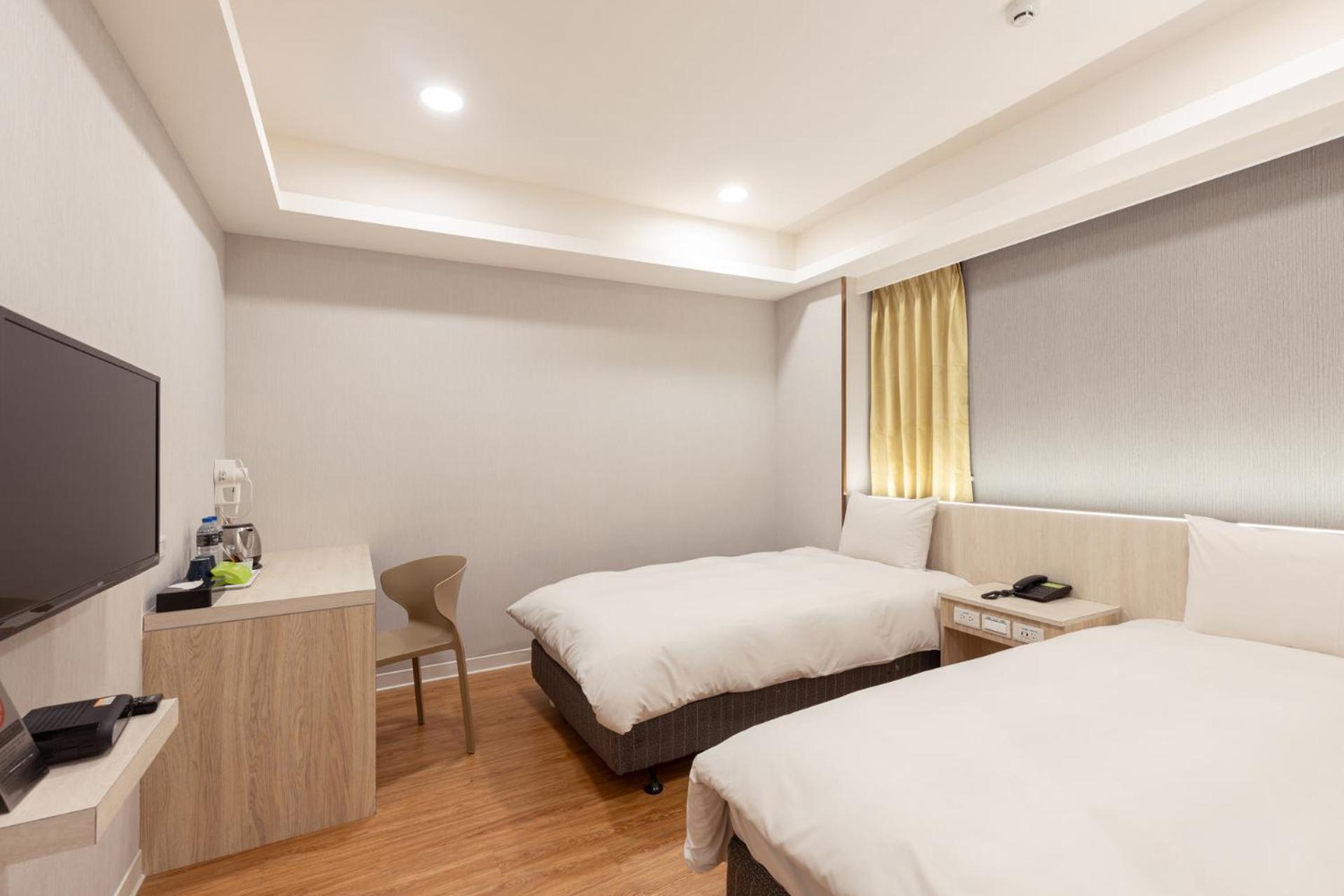 Kiwi Express Hotel - Zhongqing Taichung Exterior foto